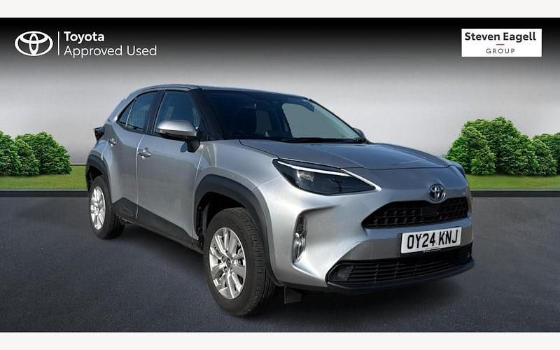 Used 2025 Toyota Yaris Hybrid Estate | £21,747 (Good price) - Image 1/4