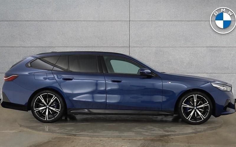 Used BMW 520 M Sport 208 HP (152 kW) 2025 Blue Estate