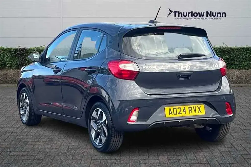Used Hyundai i10 Advanced 63 HP (46 kW) 2024 Grey Hatchback
