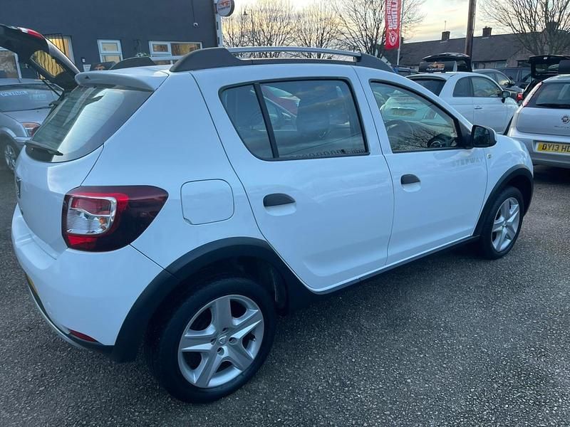 Begagnad Dacia Sandero Stepway Ambiance 2014 Vit Halvkombi