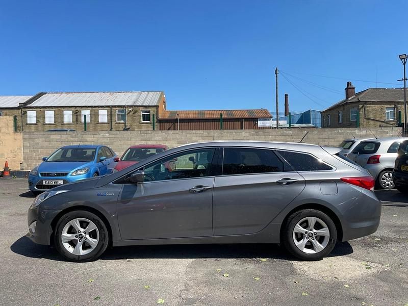 Used Hyundai i40 Style 136 HP (100 kW) 2012 Silver Estate