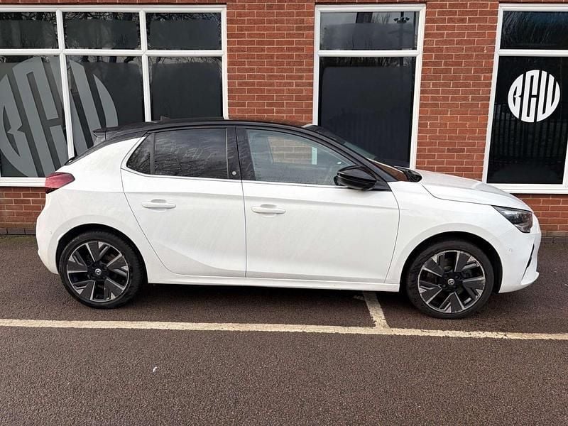 Used Vauxhall Corsa-e Elite 100 kW (136 HP) 2022 White Hatchback