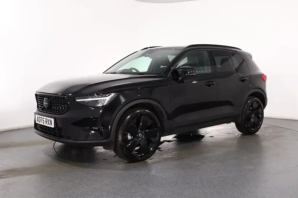 Used Volvo XC40 2025 Black SUV