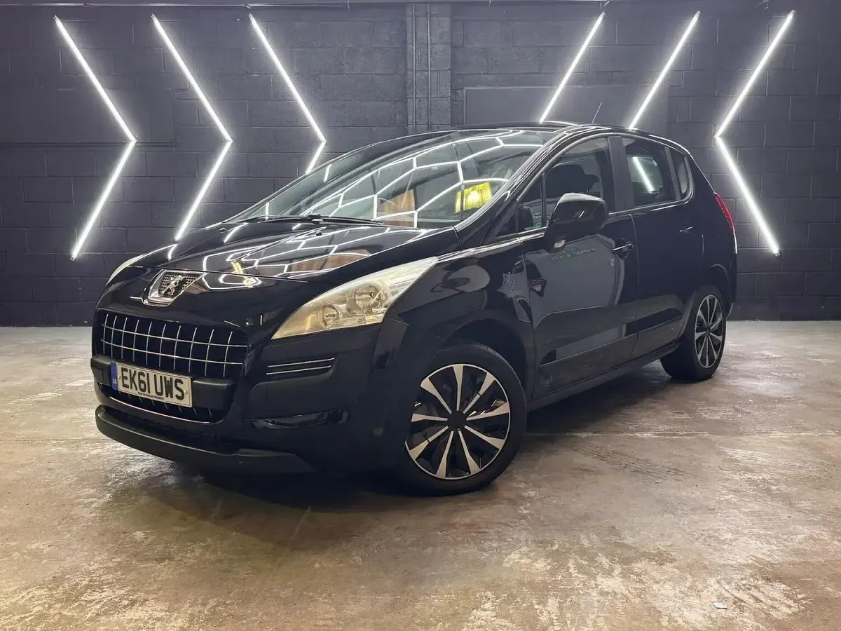 Used Peugeot 3008 Active 112 HP (82 kW) 2011 Black Estate
