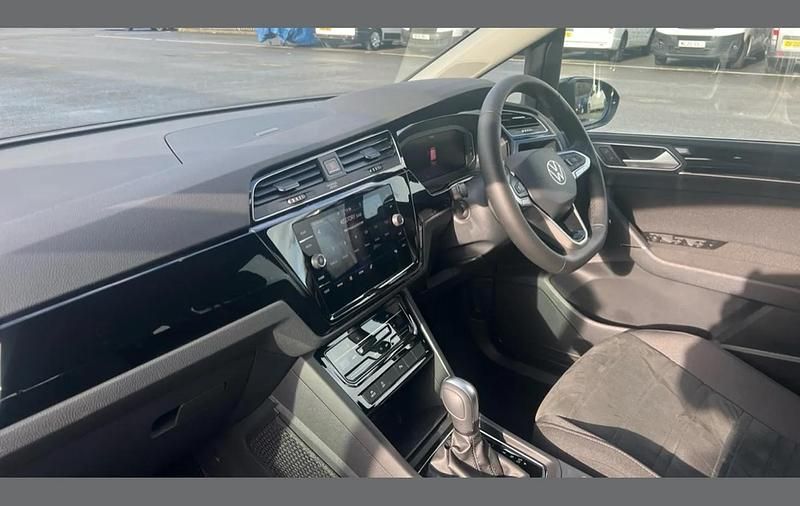 Used VW Touran SEL 150 HP (110 kW) 2025 Black MPV