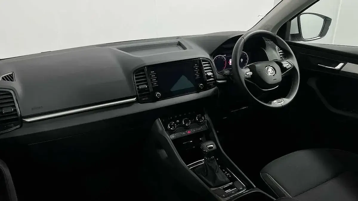 Gebraucht Skoda Karoq SE 150 PS (110 kW) 2025 Weiß SUV