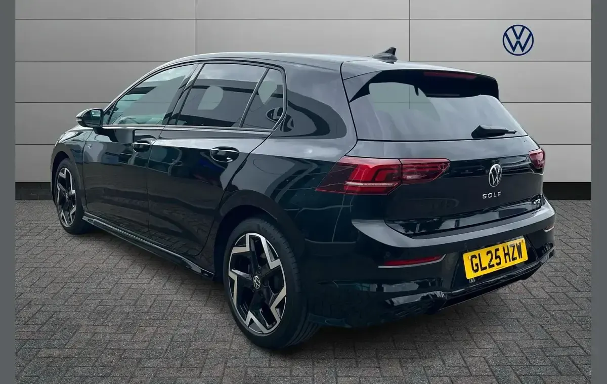 Used VW Golf VIII R-line 147 HP (108 kW) 2025 Black Hatchback