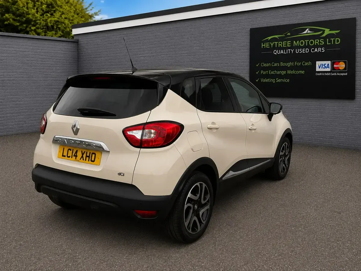 Used Renault Captur Dynamique 90 HP (66 kW) 2014 Cream SUV