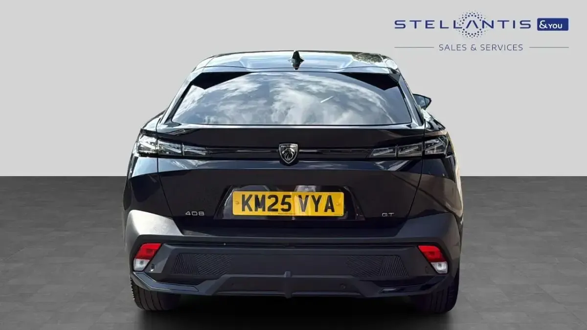 Usado Peugeot 408 GT 134 CV (98 kW) 2025 Negro SUV