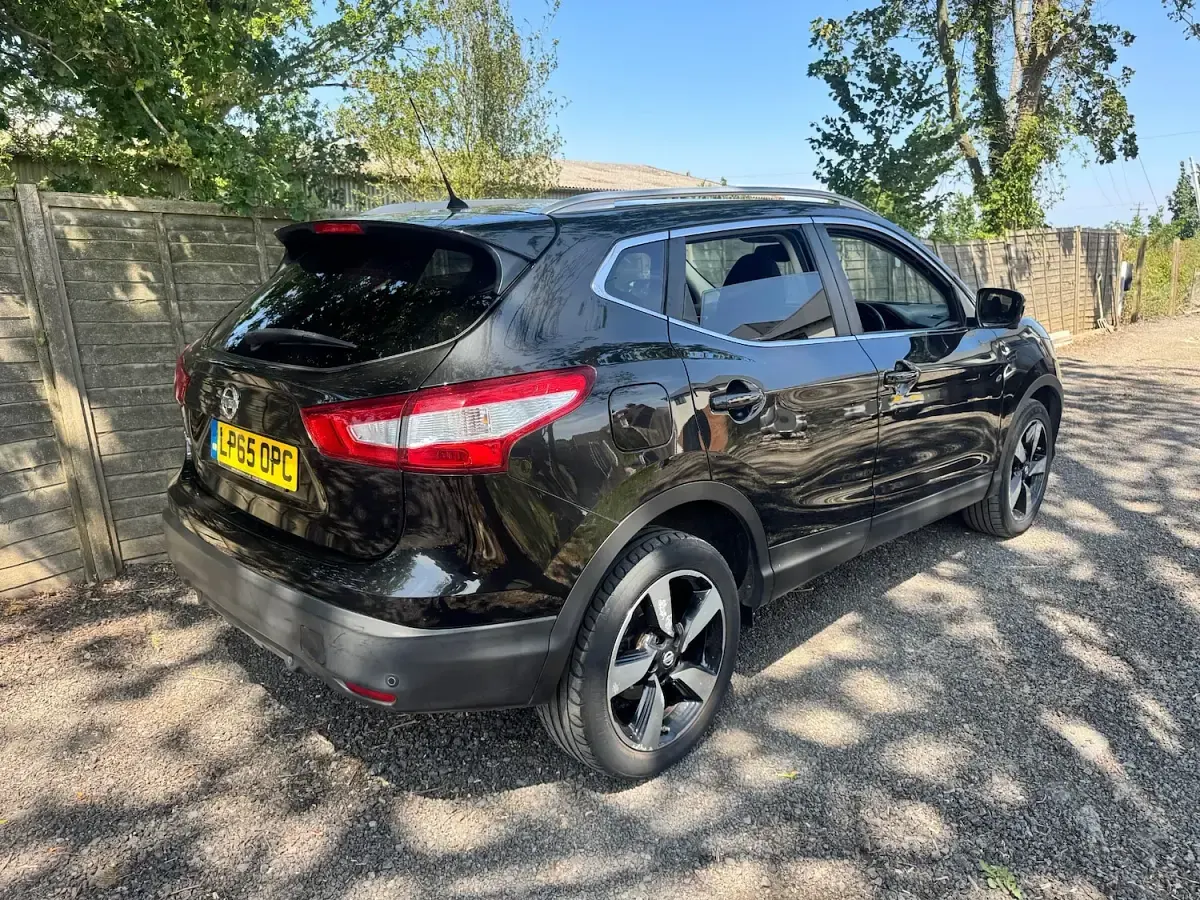 Used Nissan Qashqai N-TEC 115 HP (84 kW) 2016 Black SUV