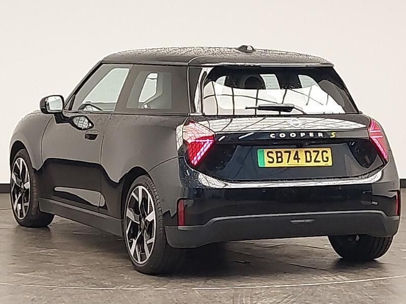 Used Mini Cooper SE Hatch 158 kW (215 HP) 2024 Black Hatchback