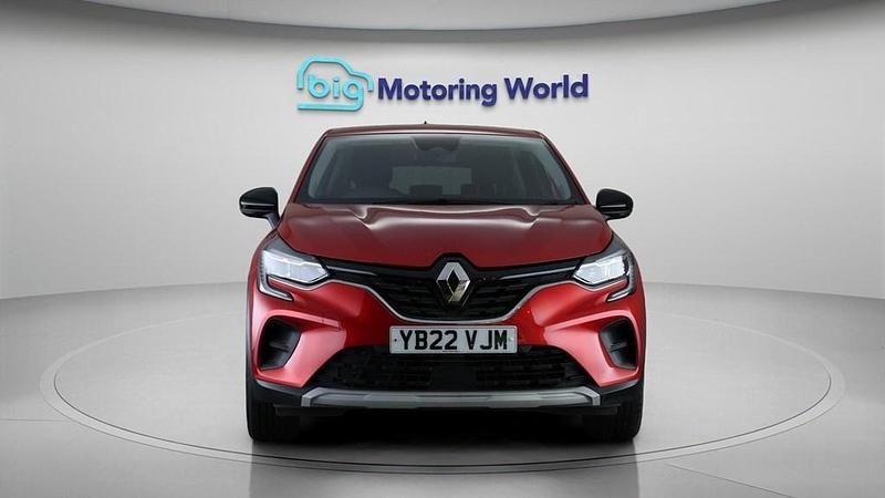 Used Renault Captur Iconic 145 HP (106 kW) 2022 Red SUV