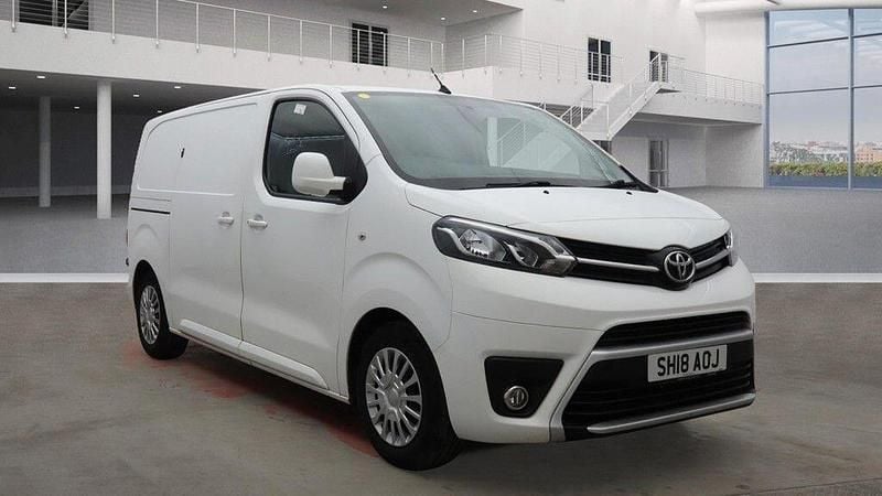 White Used 2018 Toyota Proace Comfort MPV | £12,995 (Fair price) - Image 1/4