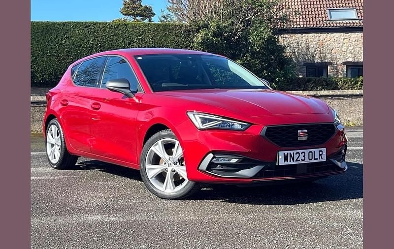 Used Seat Leon FR 147 HP (108 kW) 2023 Red Hatchback