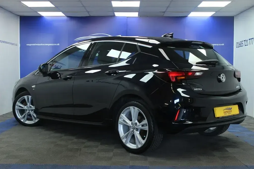 Used Vauxhall Astra SRi 150 HP (110 kW) 2018 Blue Hatchback