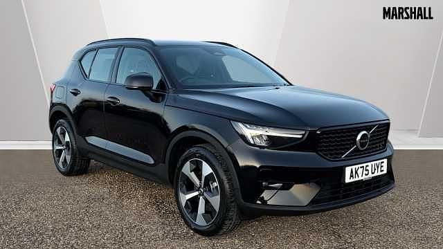Green New 2025 Volvo XC40 Plus SUV | £33,120 (Super price) - Image 1/3