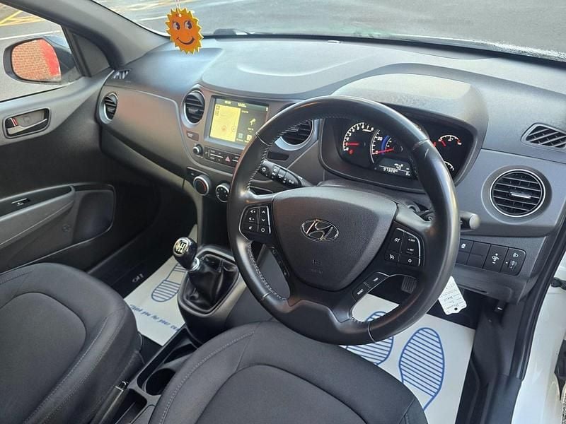 Used Hyundai i10 GO! 67 HP (49 kW) 2018 White Hatchback