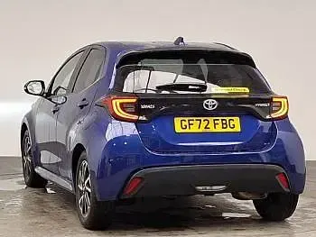 Used Toyota Yaris Design 116 HP (85 kW) 2022 Blue Hatchback
