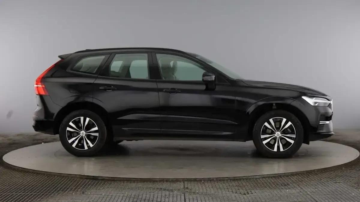 Used Volvo XC60 Core 247 HP (181 kW) 2024 SUV