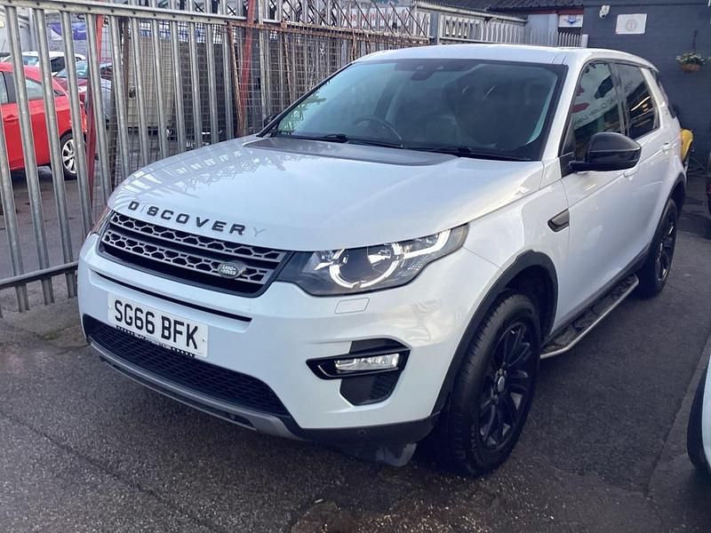 Used Land Rover Discovery Sport SE 180 HP (132 kW) 2016 White SUV