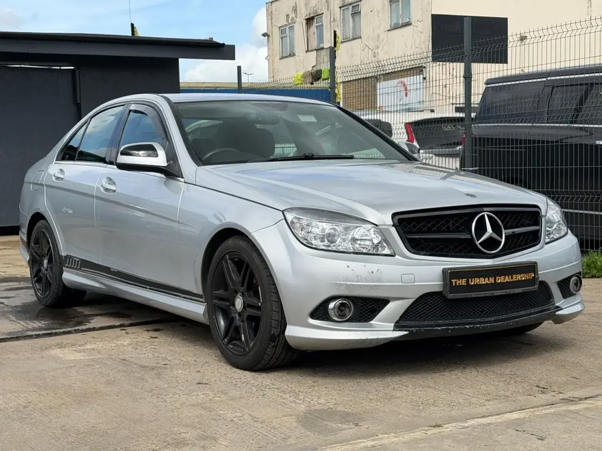 Usado Mercedes C180 2007 Prateado Sedan