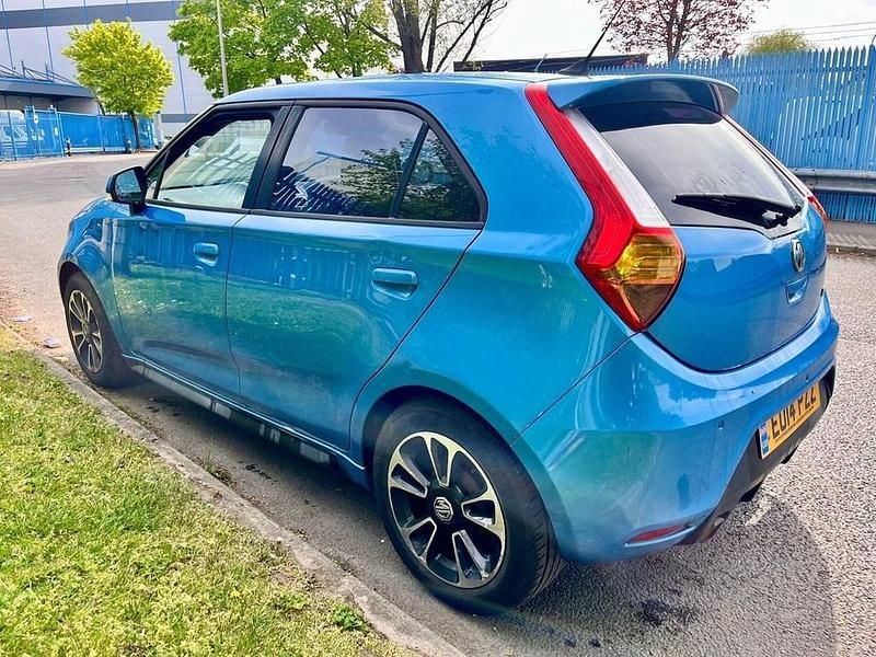 Usado MG MG3 106 HP (77 kW) 2014 Azul Citadino