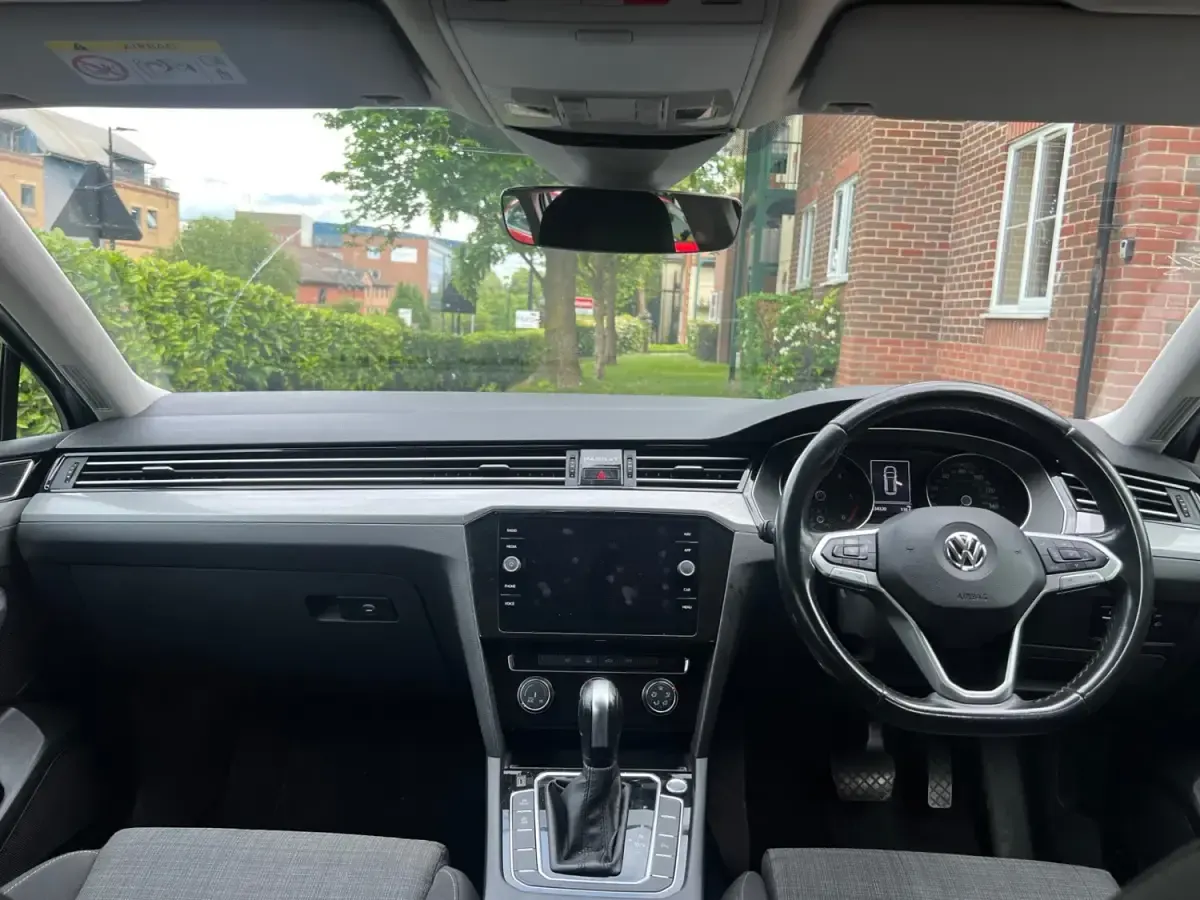 Używany VW Passat SE 150 KM (110 kW) 2019 Srebrny Kombi