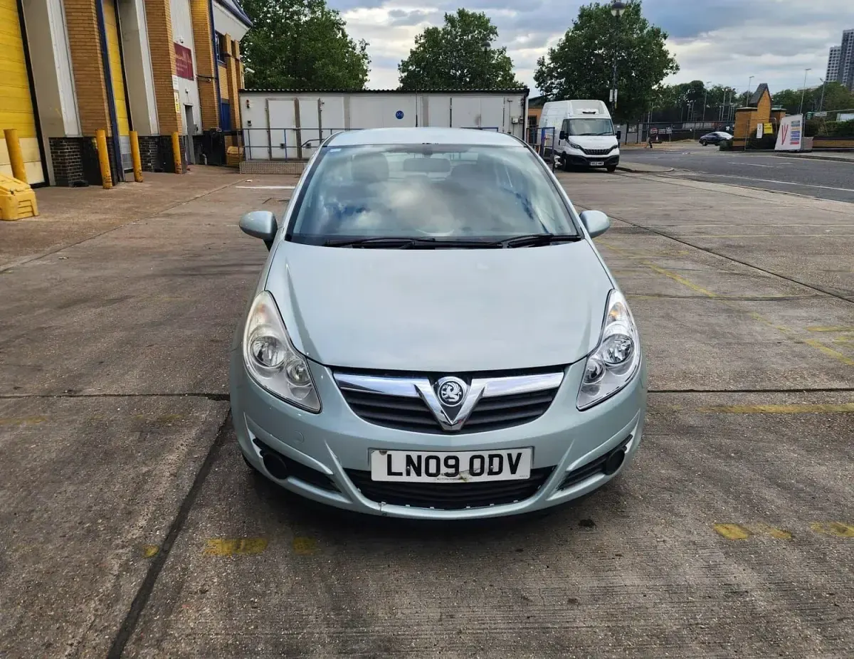 Used Vauxhall Corsa 2009 Green Hatchback
