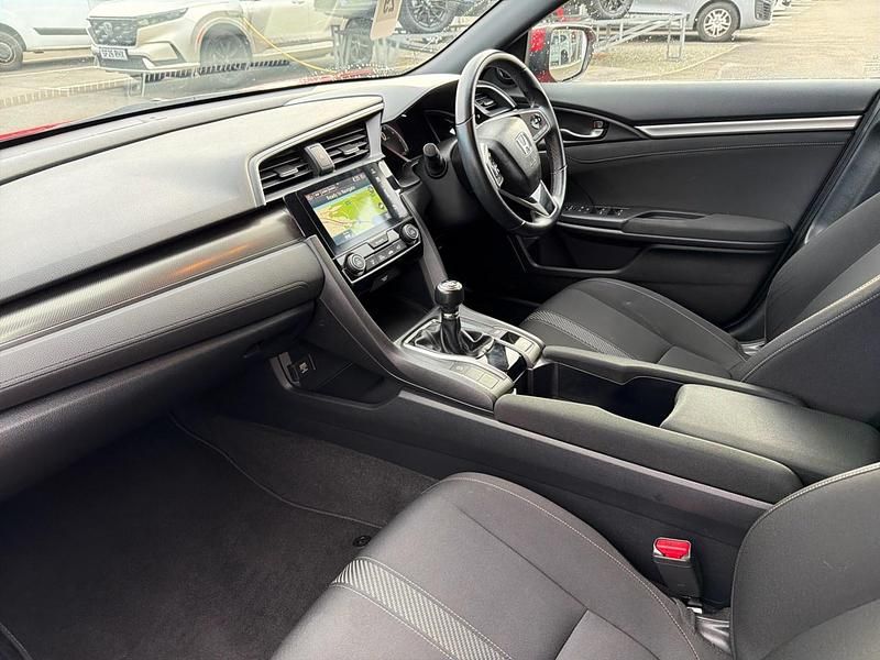 Used Honda Civic SR 126 HP (92 kW) 2019 Red Hatchback