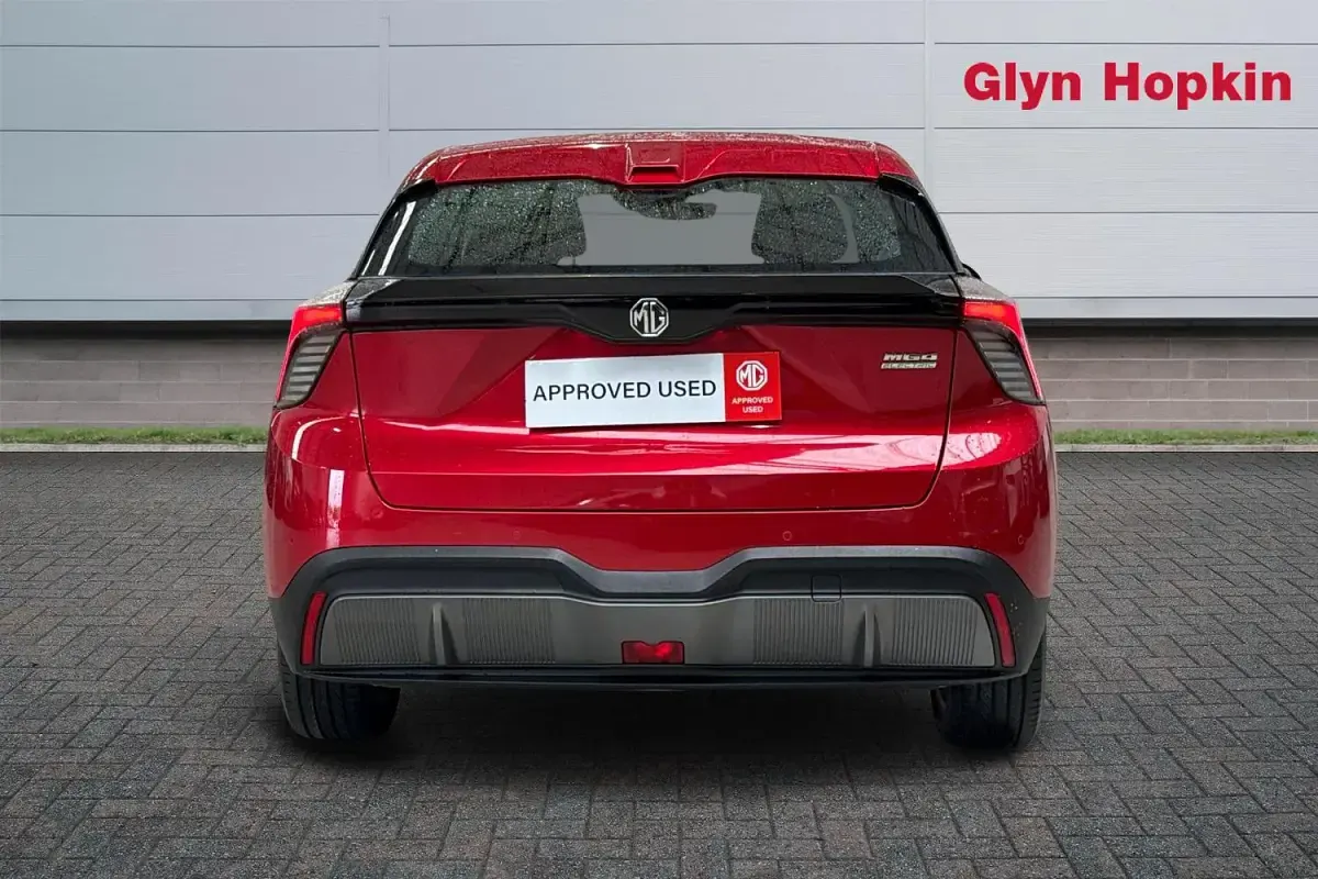 Used MG MG4 EV SE 2023 Red Hatchback