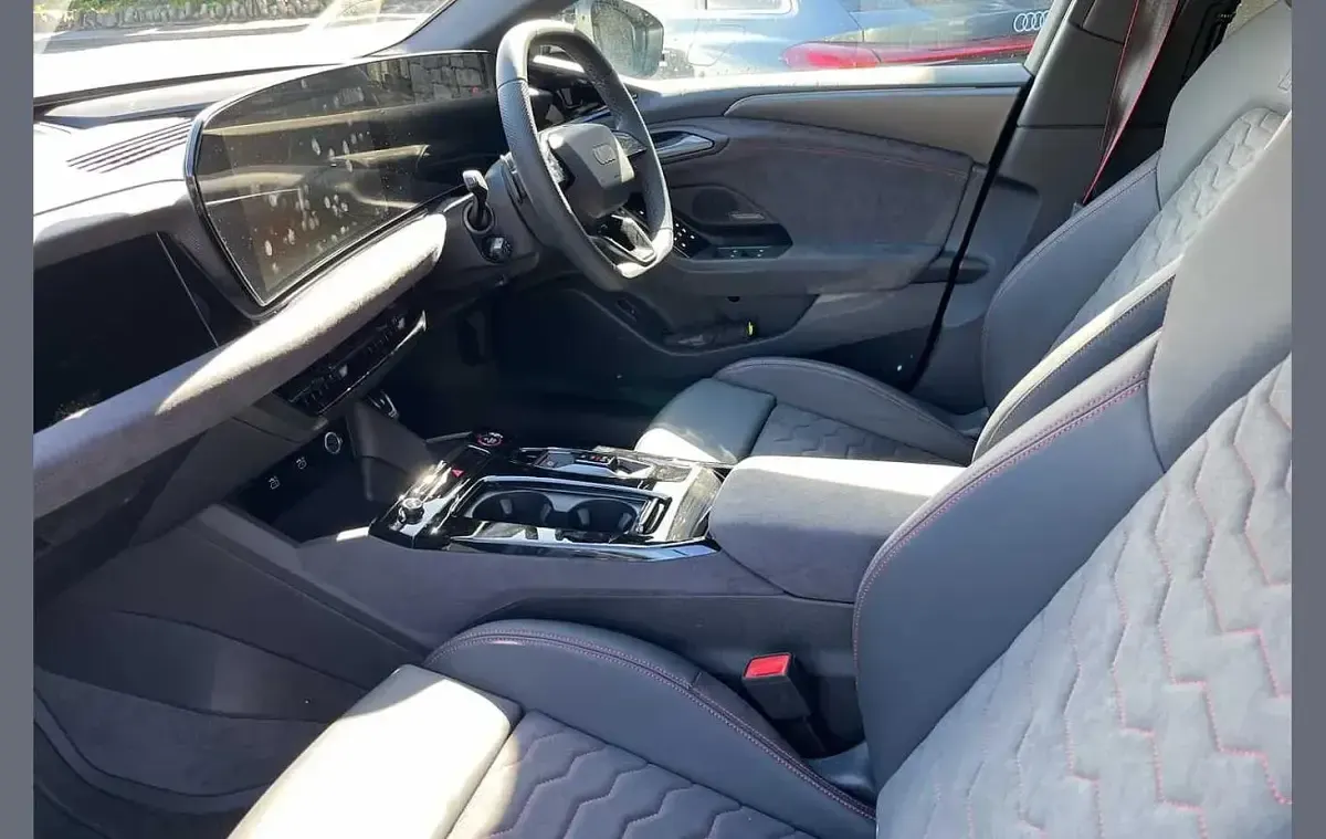 Used Audi A6 e-tron Comfort 206 kW (281 HP) 2026 Grey Hatchback