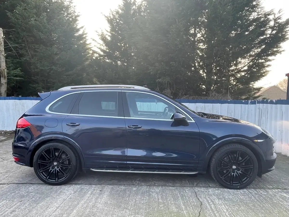 Usado Porsche Cayenne 240 HP (176 kW) 2012 Azul SUV