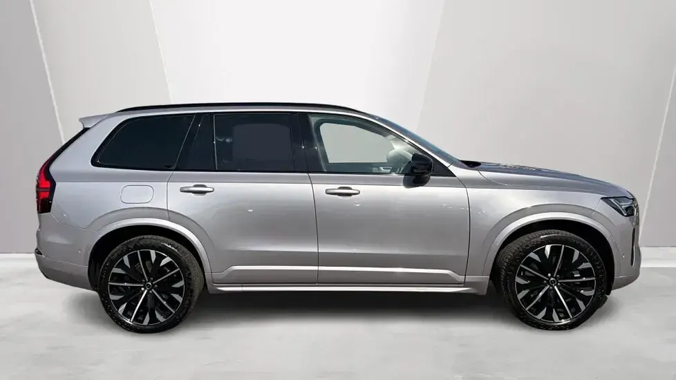 Used Volvo XC90 Ultra 455 HP (334 kW) 2025 Silver SUV