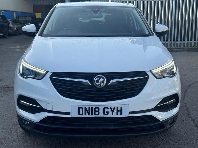 Used Vauxhall Grandland X 2018 White SUV