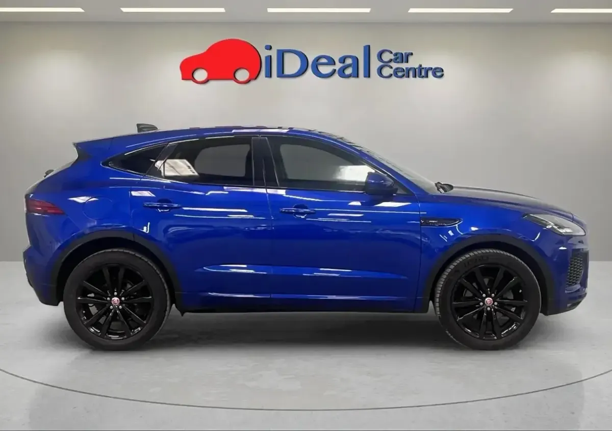 Usado Jaguar E-Pace R-Dynamic 180 HP (132 kW) 2019 Azul SUV