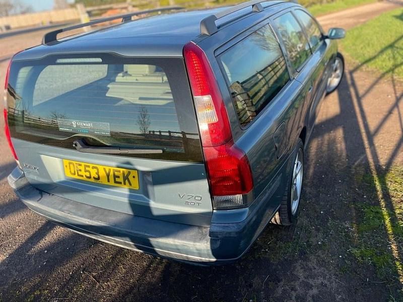 Used Volvo V70 SE 180 HP (132 kW) 2003 Green Estate
