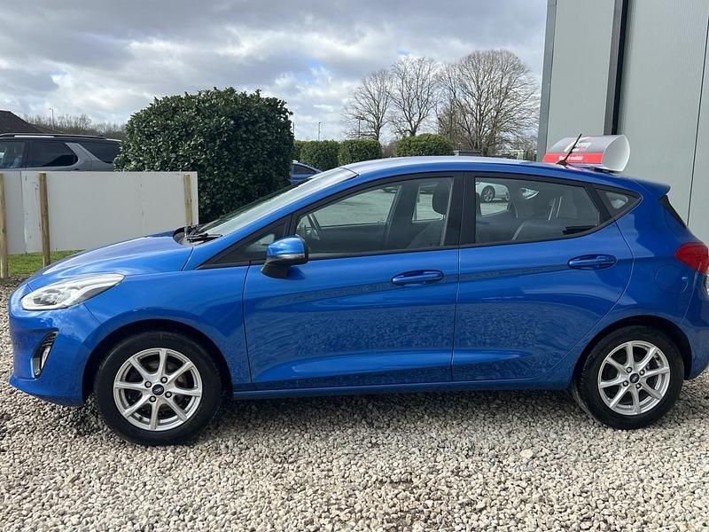 Used Ford Fiesta Zetec 100 HP (73 kW) 2019 Blue Hatchback