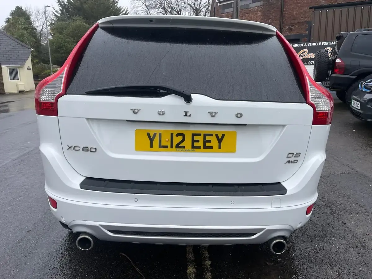 Used Volvo XC60 R-Design 2012 White SUV