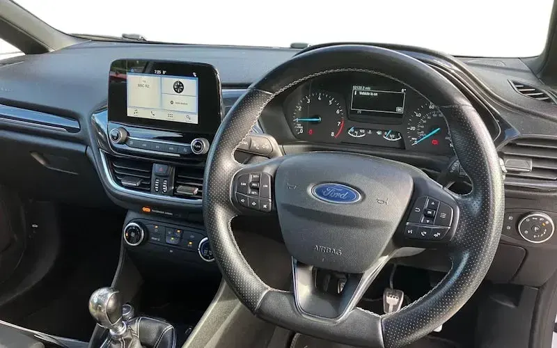 Używany Ford Fiesta ST-Line 101 KM (74 kW) 2018 Biały Hatchback