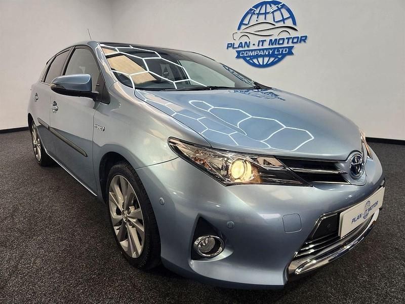 Blue Used 2014 Toyota Auris Hatchback | £9,399 (Fair price) - Image 1/4