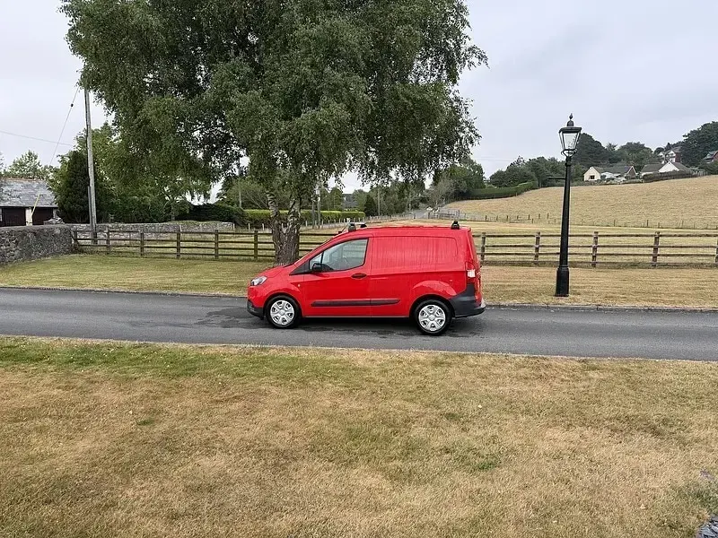 Used Ford Transit 75 HP (55 kW) 2021 Race red Van