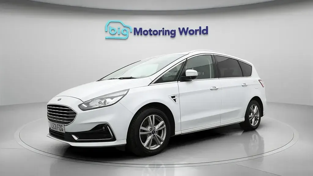Begagnad Ford S-MAX Titanium 150 HK (110 kW) 2021 Vit Minibuss
