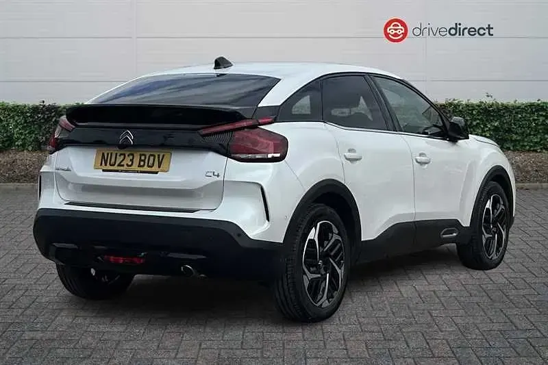 Begagnad Citroën C4 Shine 130 HK (95 kW) 2023 Vit SUV