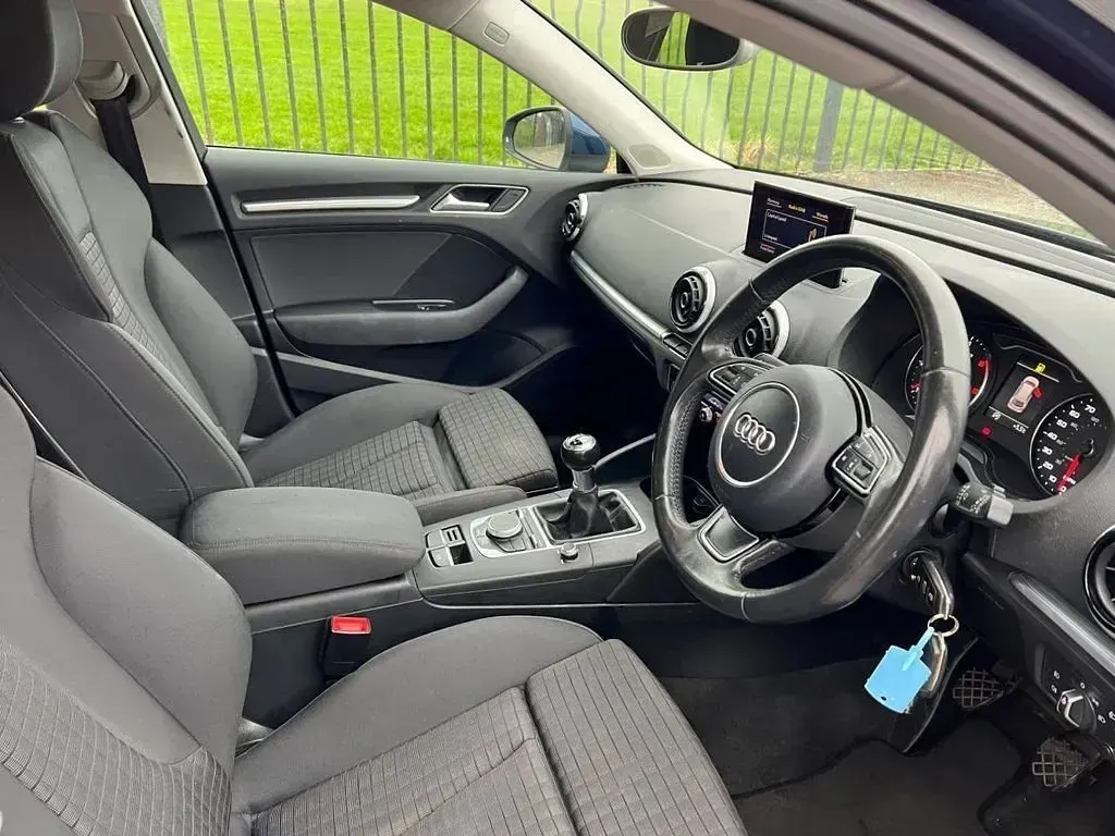 Used Audi A3 Sportback Sport 110 HP (80 kW) 2014 Blue Hatchback