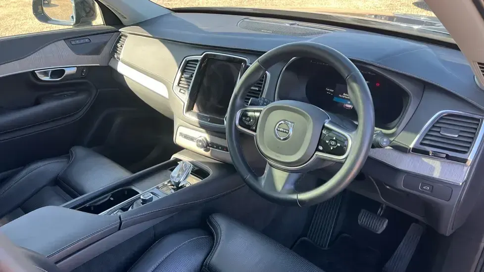 Used Volvo XC90 Plus 250 HP (183 kW) 2023 Blue SUV