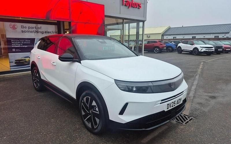 Used Vauxhall Grandland X Ultimate 136 HP (100 kW) 2025 White SUV