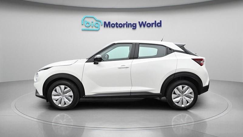 Used Nissan Juke Acenta 114 HP (83 kW) 2023 White SUV