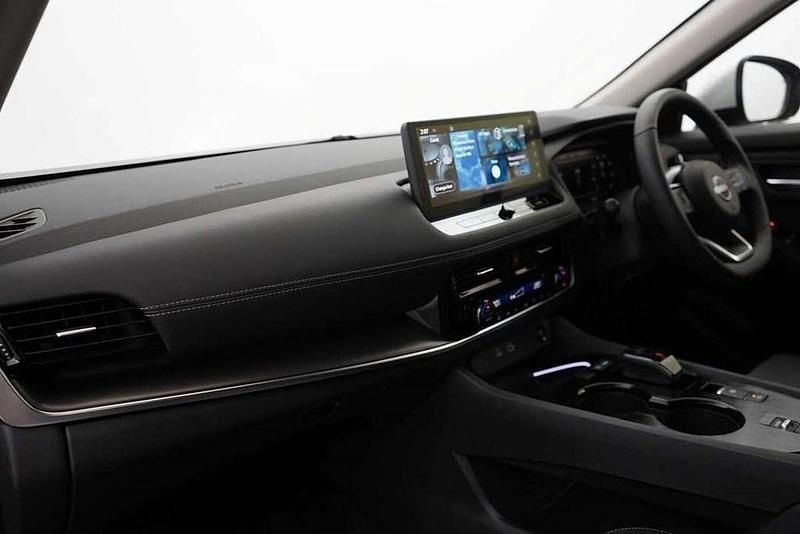 Used Nissan X-Trail N-Connecta 213 HP (156 kW) 2025 Silver SUV