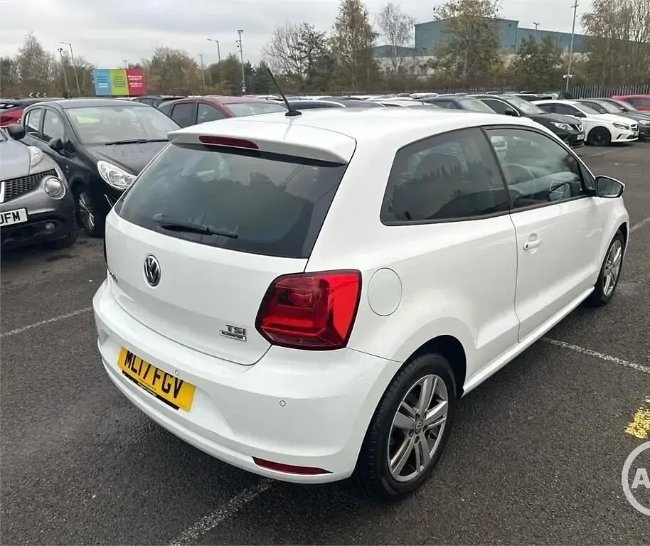 Used VW Polo Edition 90 HP (66 kW) 2017 White Hatchback
