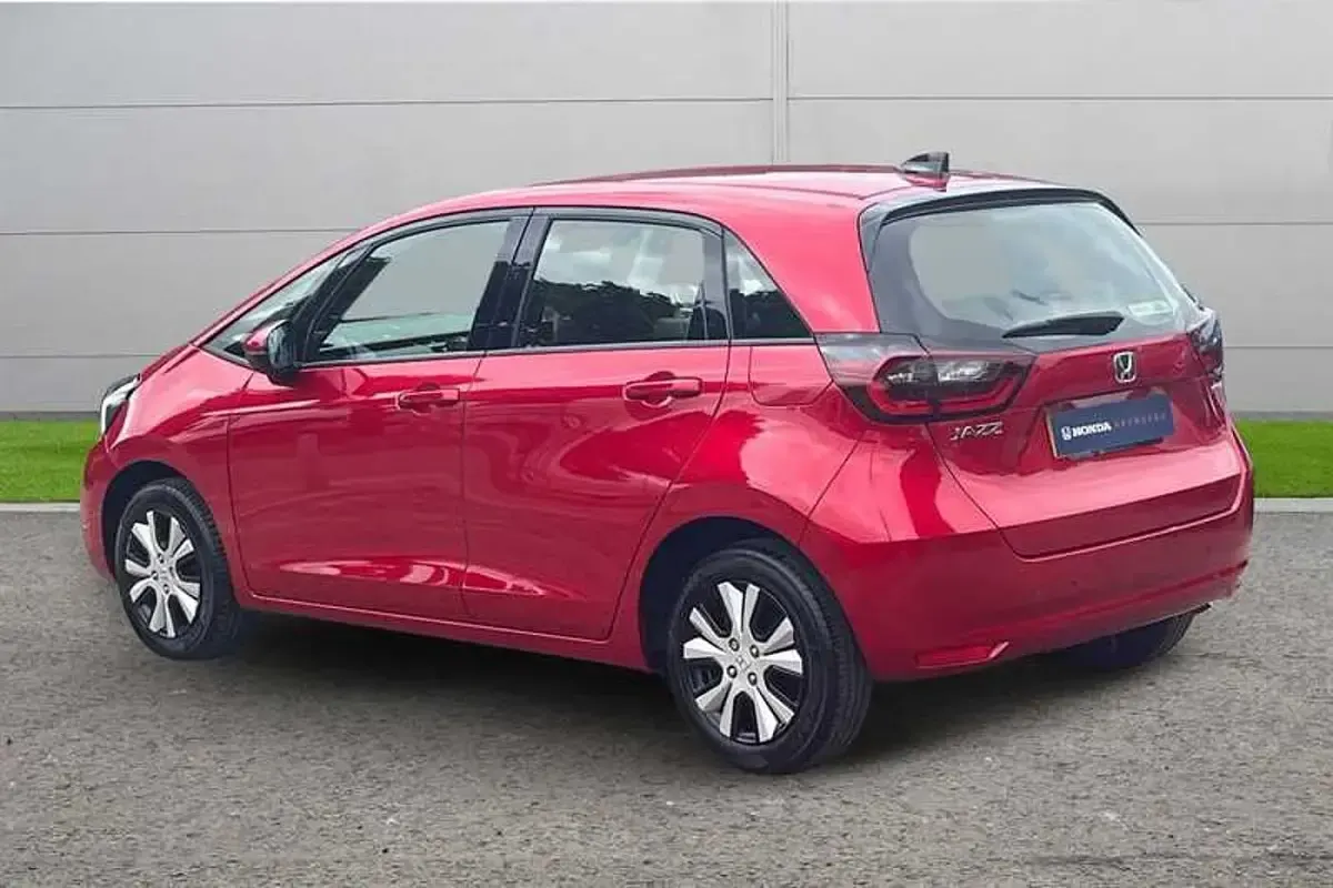 Used Honda Jazz Hybrid 109 HP (80 kW) 2022 Red Hatchback